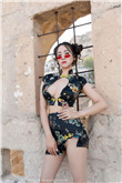 女生的赤裸